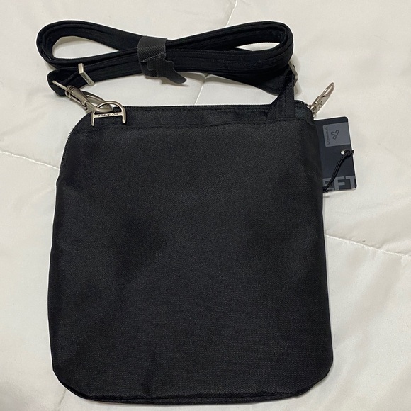 NWT Travelon slim double zip Black Crossbody anti theft Bag - Picture 4 of 15